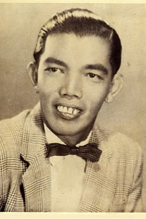 A. R. Tompel interpretando a Bakar