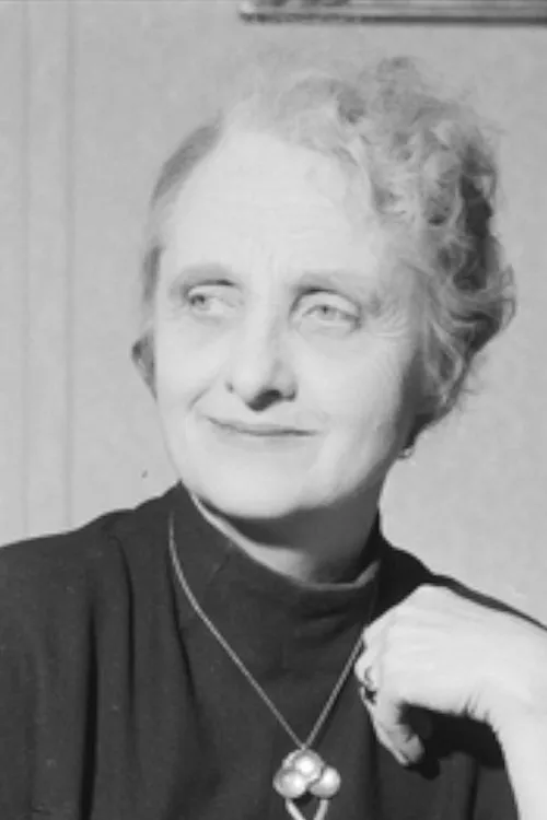 Aagot Børseth interpretando a Tante Ebba