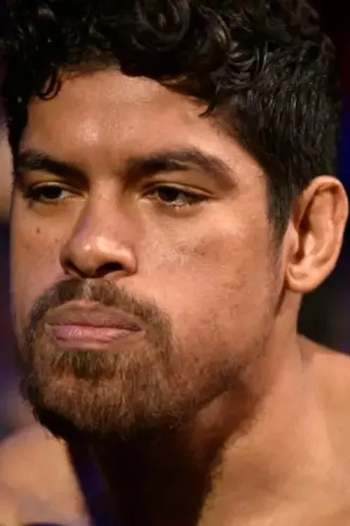 James Gonzalez ha trabajado con Aalon Cruz en 2 ocasiones