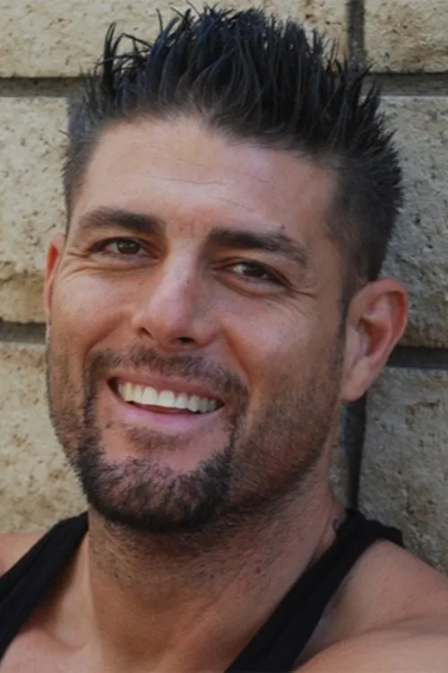 Michael Vincent Carrera ha trabajado con Aaron Aguilera en 1 ocasiones