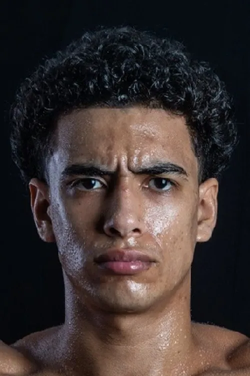 Aaron Aponte interpretando a Self