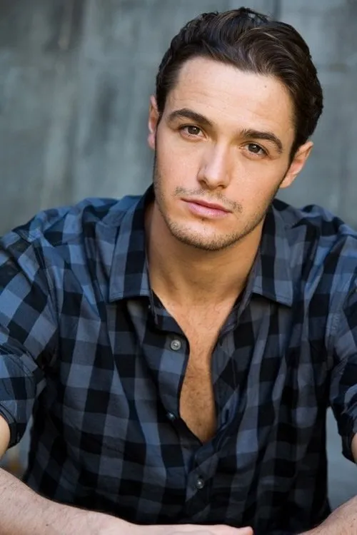 Aaron Dean Eisenberg interpretando a Ric Flair