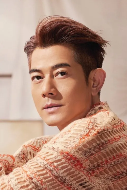 Aaron Kwok interpretando a Cheung Kin Heng / Billy