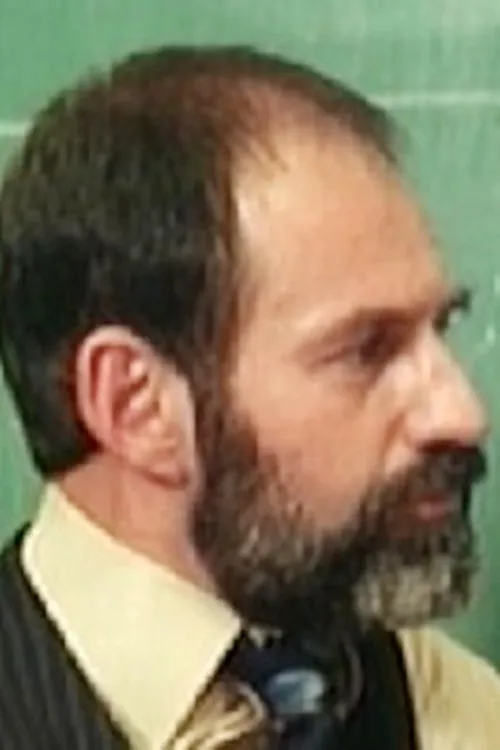 Foto de perfil del actor Aaron Stuart en el reparto