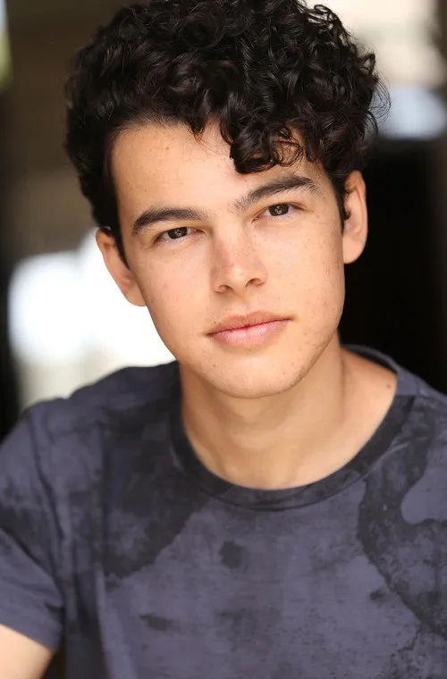 Peter Buitenhek ha trabajado con Aaron Wayne Hill en 1 ocasiones