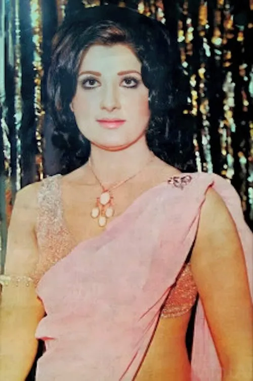 Sultan Rahi ha trabajado con Aasia en 4 ocasiones