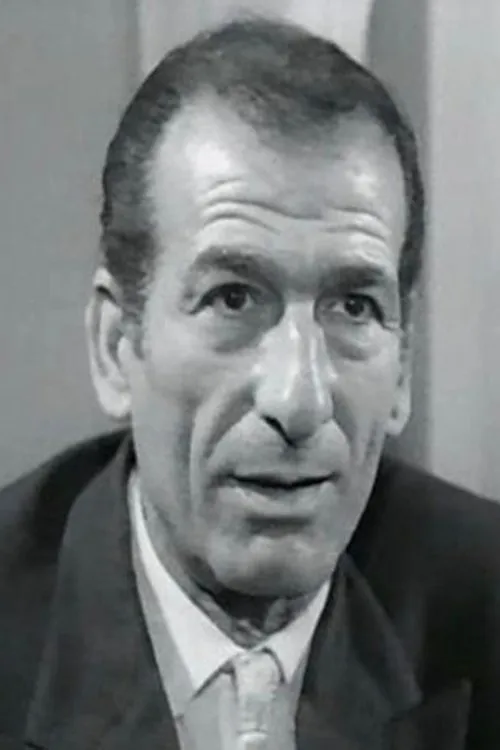 Abdel Moneim Abdel Rahman interpretando a