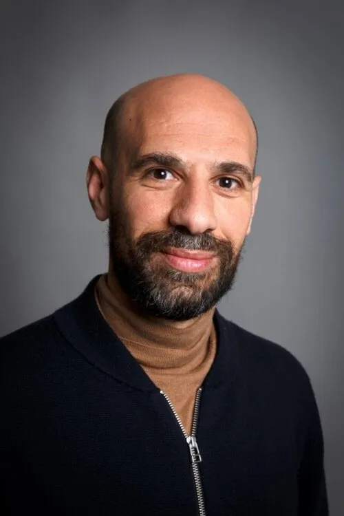 Abdelkader Benali — personaje: Presentator