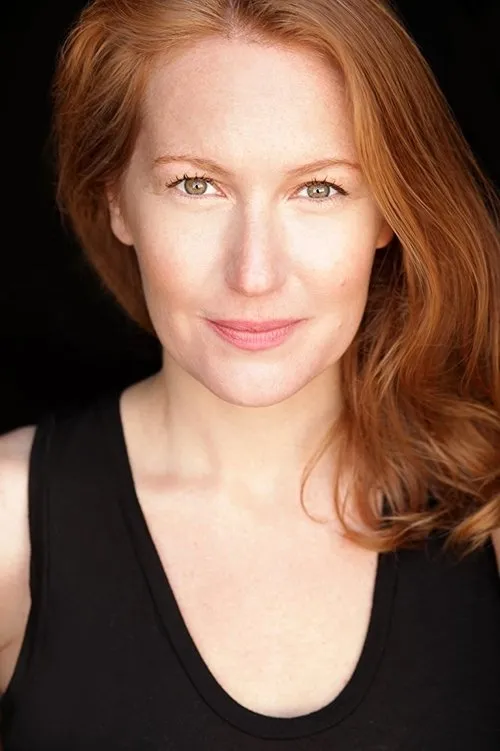 Abigail Boucher interpretando a Doctor