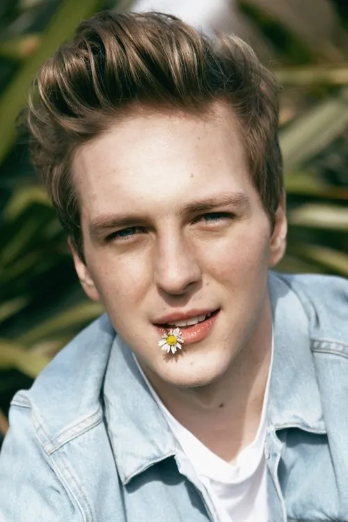 Abraham Lewis interpretando a Logos