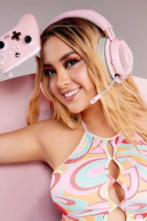 Abril Garza — personaje: Self - Guest Judge (credited as 'AriGameplays')