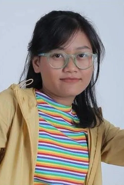 Ciara Nadine Brosnan ha trabajado con Aci Resti en 3 ocasiones