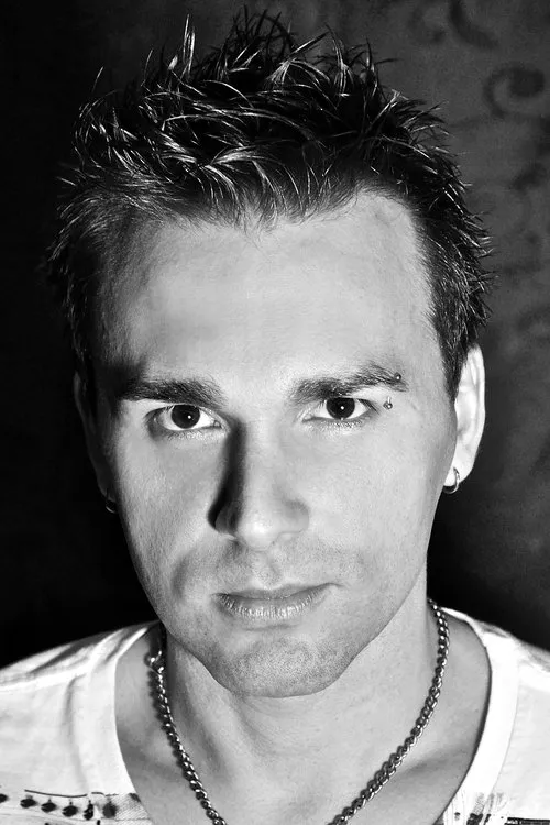 Max Enforcer ha trabajado con Activator en 2 ocasiones