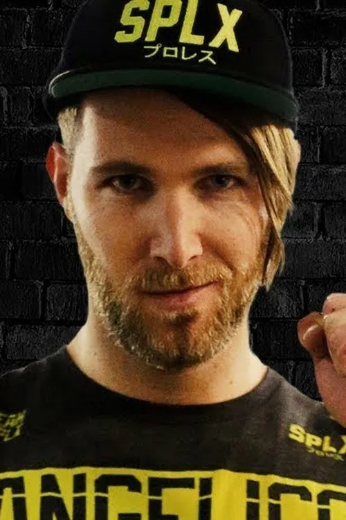 Adam Bridle interpretando a Angelico