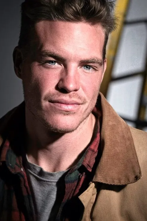 Adam Cole interpretando a Duncan