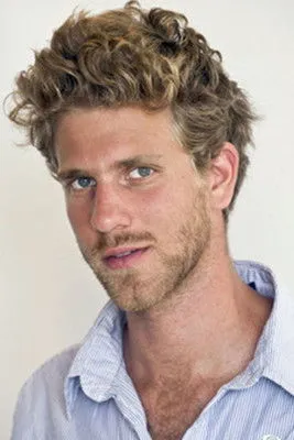 Ádám Farkas — personaje: Árvai Krisztián