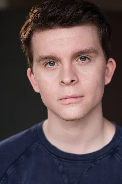 Adam Hochstetter interpretando a Gavin