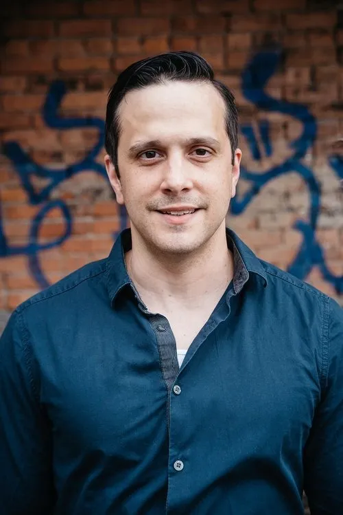 Joe Cappelli ha trabajado con Adam Holley en 1 ocasiones