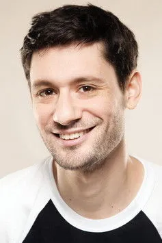 Alistair Green ha trabajado con Adam Newman en 1 ocasiones