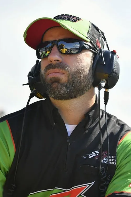 Joe Gibbs ha trabajado con Adam Stevens en 1 ocasiones
