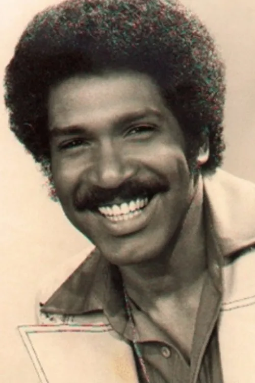 Adam Wade interpretando a Hustler