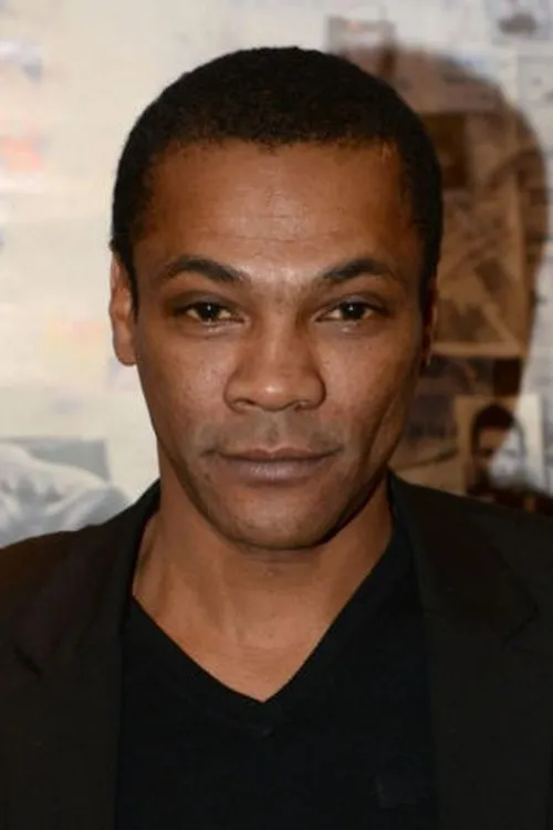 Adama Niane interpretando a Molokoy