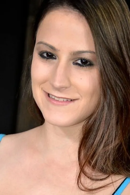 Addie Juniper interpretando a Melanie