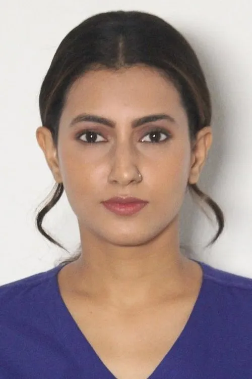 Additi Gupta — personaje: Heer Juneja