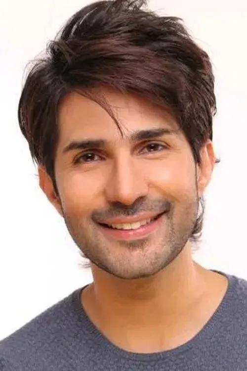 Adeel Chaudhry — personaje: Mikal