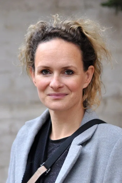 Foto de perfil del actor Adéla Stodolová en el reparto