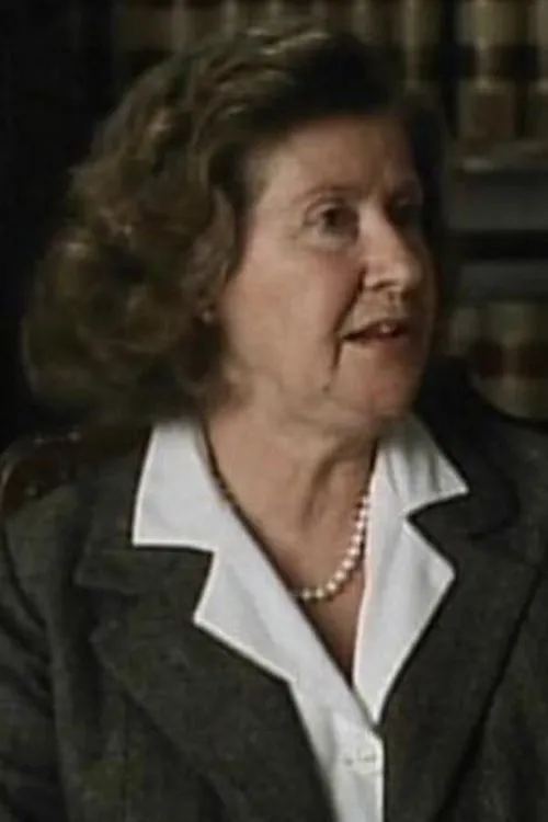 Adelaide Foti interpretando a Albergatrice