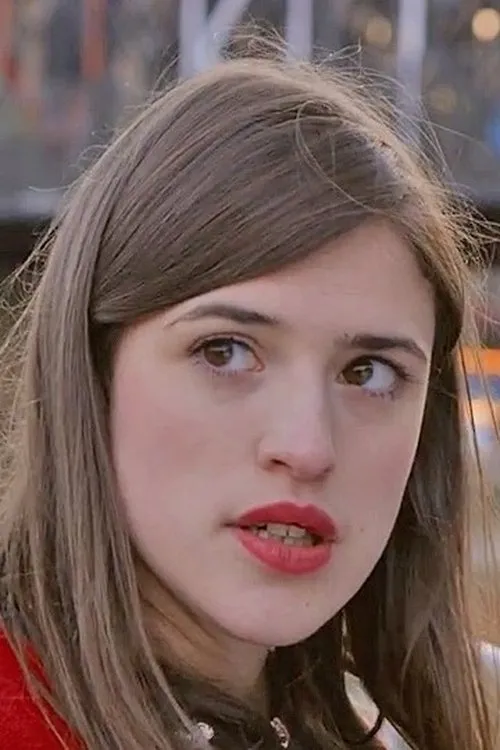 Adèle Csech interpretando a Léa