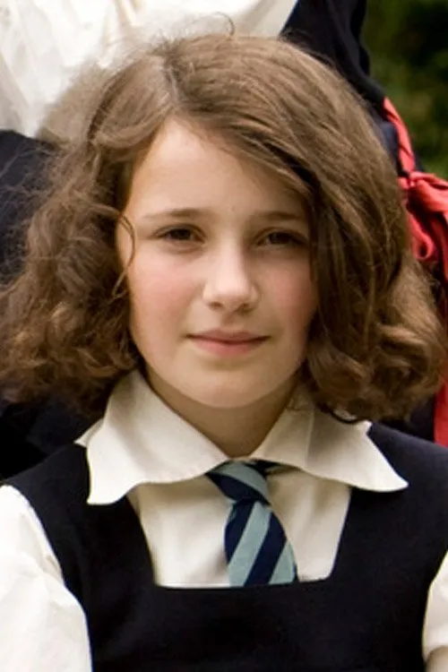 Adele McCann interpretando a Laurel