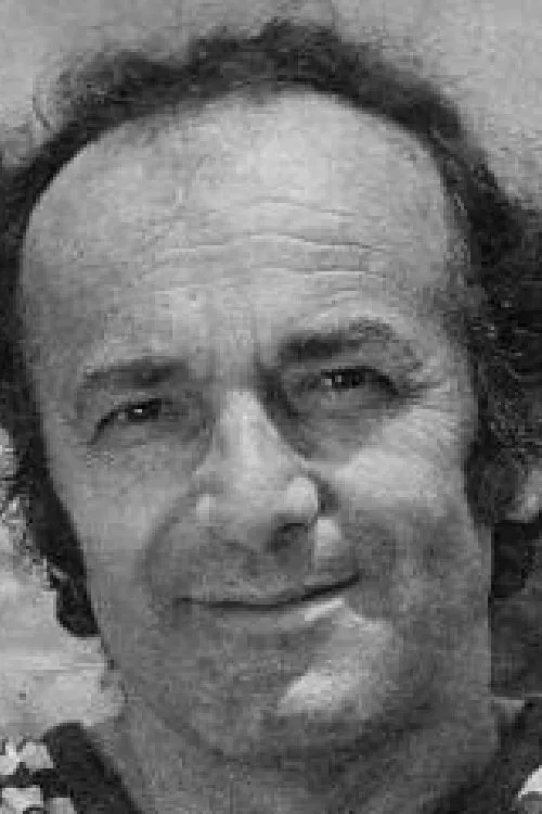 Adem Čejvan interpretando a Vidojev sin