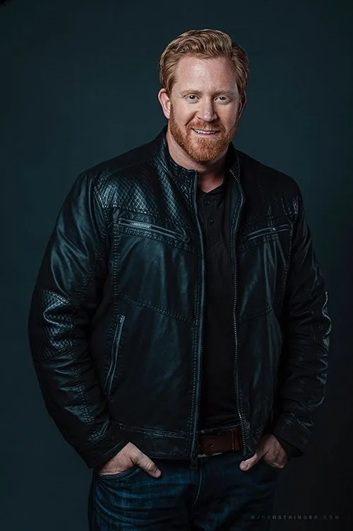 Aden Stay en su biografía y filmografía