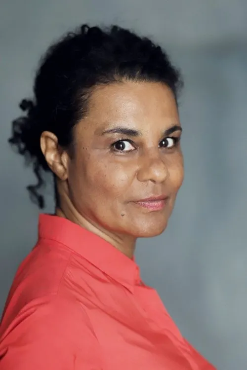 Adisat Semenitsch en su biografía y filmografía