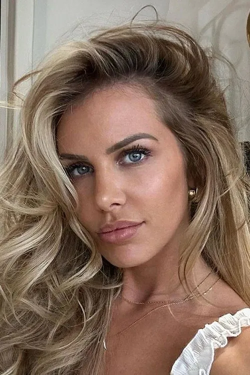 Adixia Romaniello — personaje: Adixia