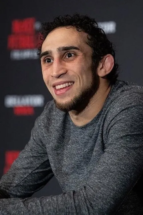 Adli Edwards interpretando a Self