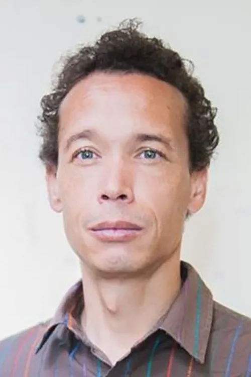 Foto de perfil del actor Adrian Alper en el reparto