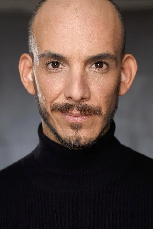 Foto de perfil del actor Adrian Eli en el reparto