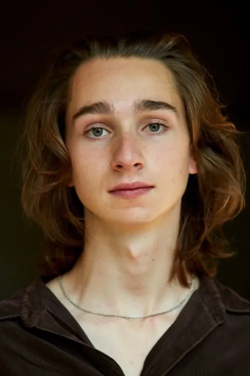 Adrian Greensmith — personaje: Arthur 'Spoon' Spindell