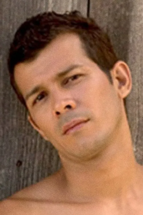 Adrian R. interpretando a