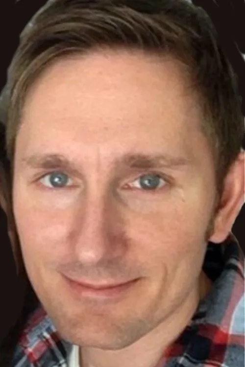 Adrián Witzke interpretando a Peter