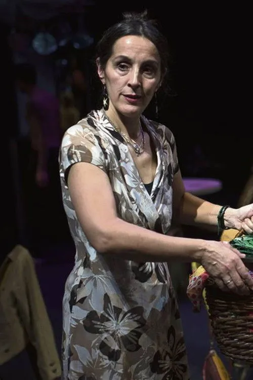 Adriana Ardoguein interpretando a Inés