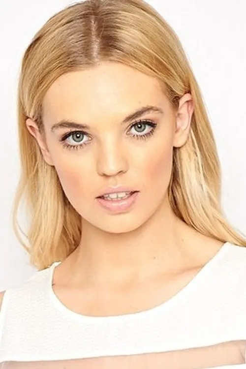 Adrianne White interpretando a Emily