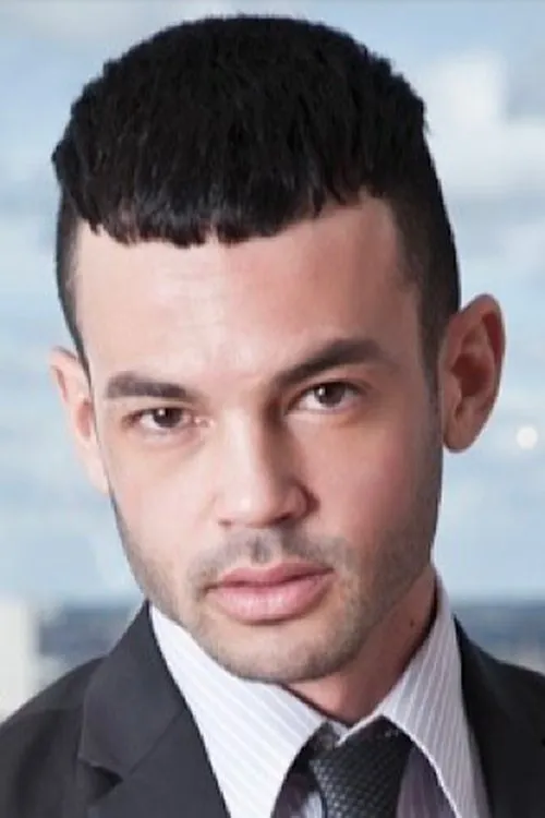 Adriano Carrasco interpretando a 