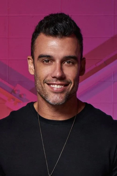 Adriano Dória — personaje: Self - Host