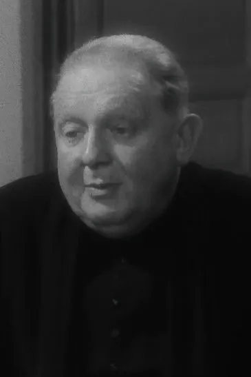 Foto de perfil del actor Adrien Borel en el reparto