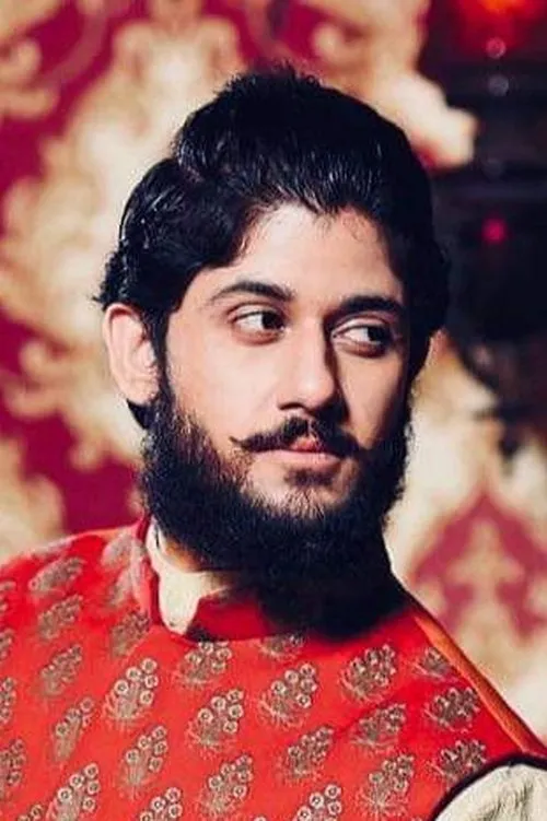 Adrit Roy interpretando a