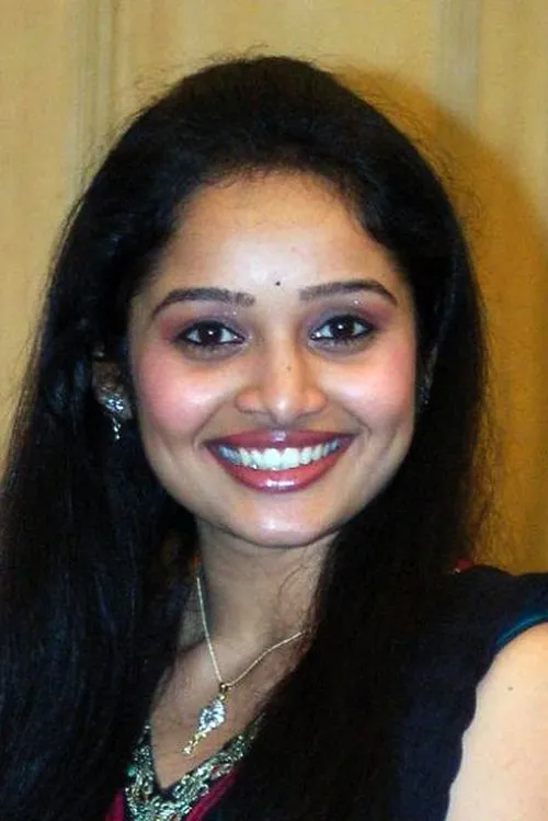 Advaitha interpretando a Devasena